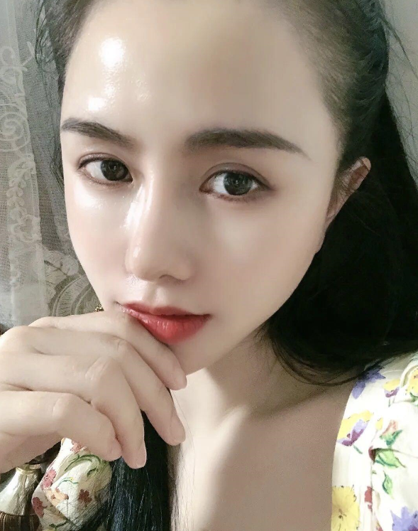 龙华菲菲